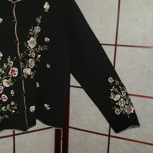 Black Knitted Floral Stitch & Sequin Designed Button Up Sweater - Picture 5 of 9